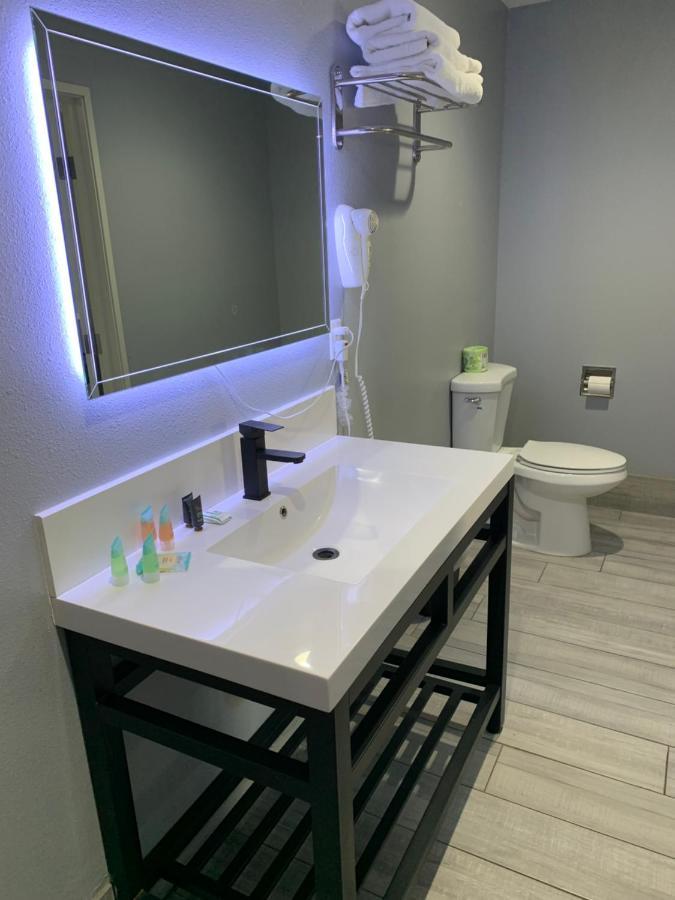Willow Tree Inn & Suites Los Angeles Bagian luar foto