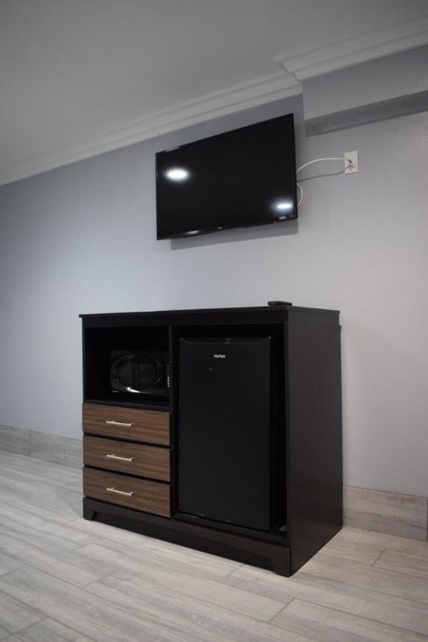Willow Tree Inn & Suites Los Angeles Bagian luar foto